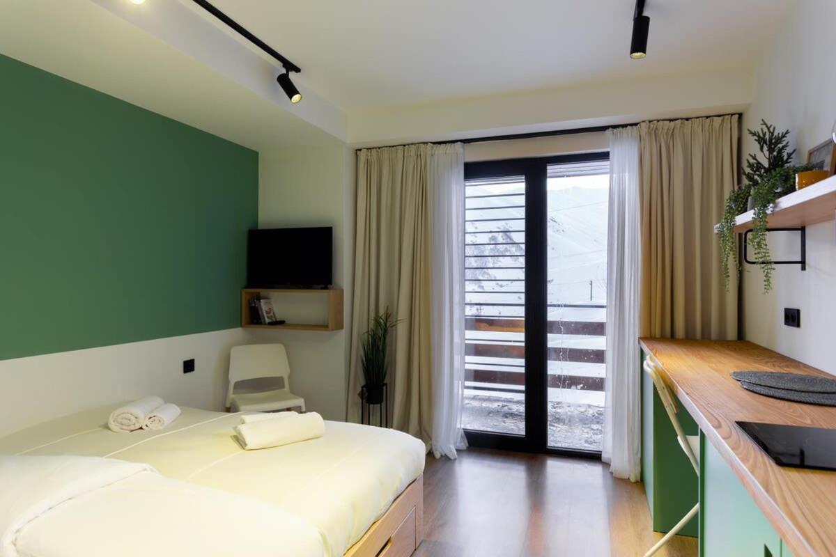 Stylish With Balcony In Marshall Project Apartment Gudauri