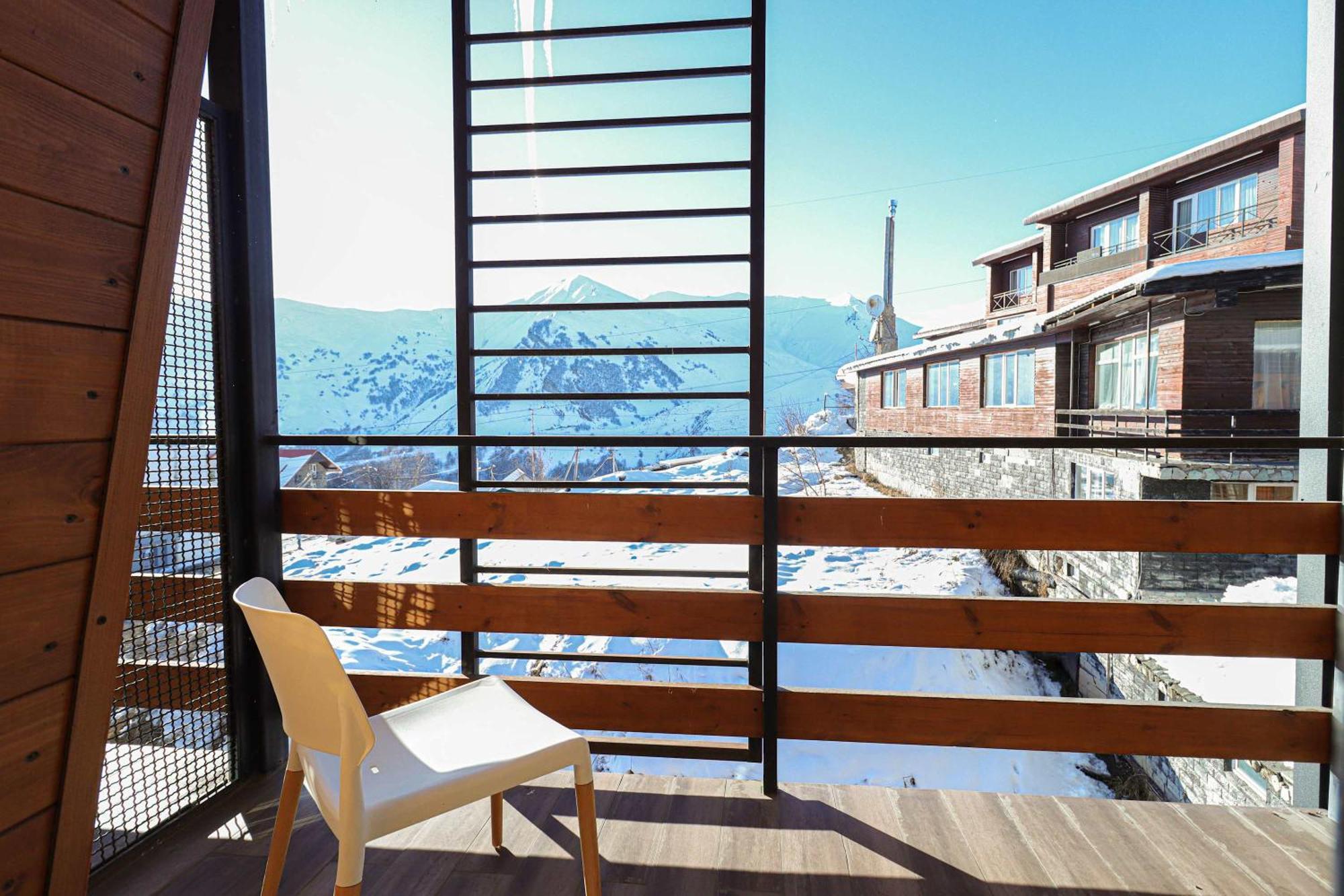 Stylish With Balcony In Marshall Project Apartment